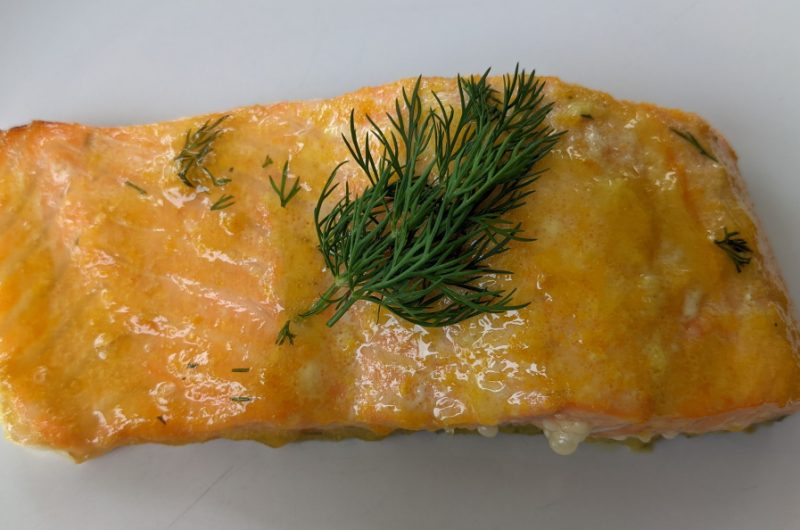Plankenlachs mit Honig-Senf Marinade